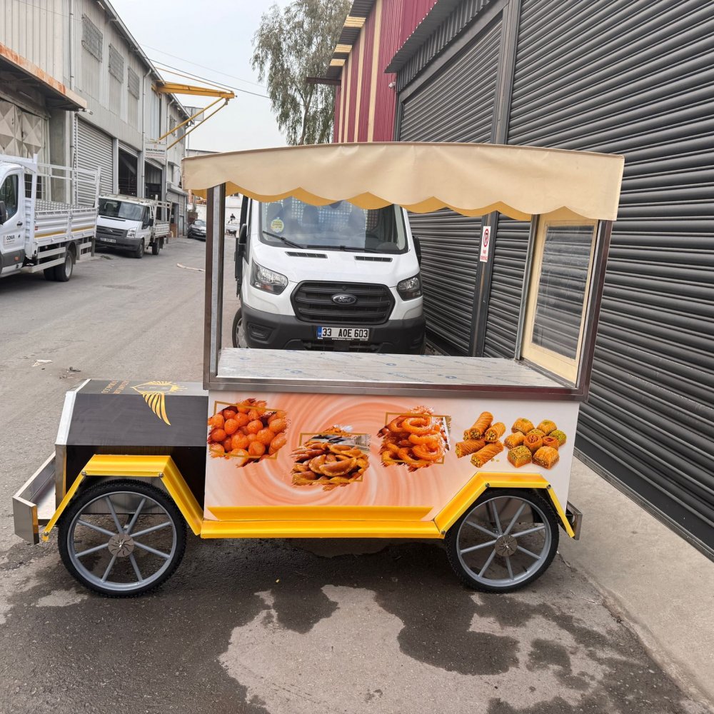 Dekoratif Seyyar Klasik Araba resimi