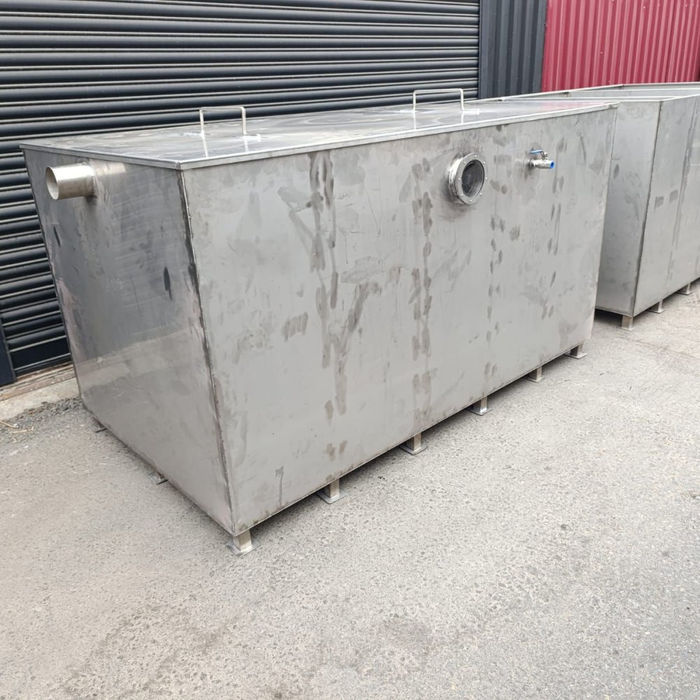 PASLANMAZ KROM YAĞ TUTUCU 4500 lt resimi