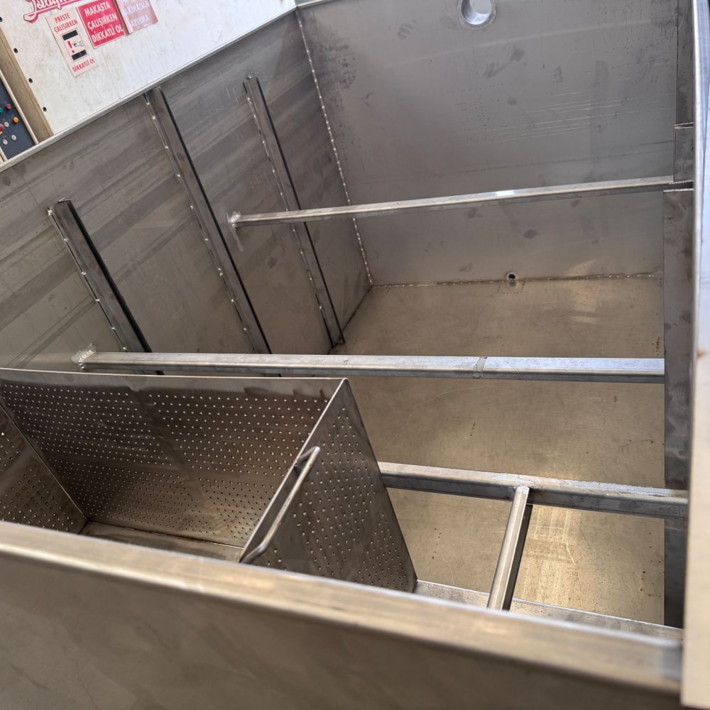 PASLANMAZ KROM YAĞ TUTUCU 4500 lt resimi